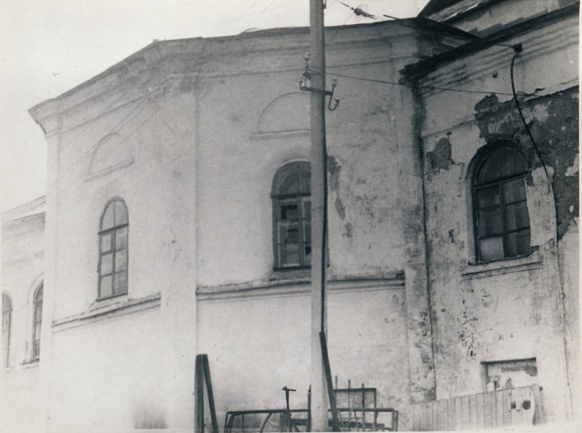 Собор Троицы Живоначальной, Валдай (Валдайский район, Новгородская область). архитектурные детали, Завершений не было.