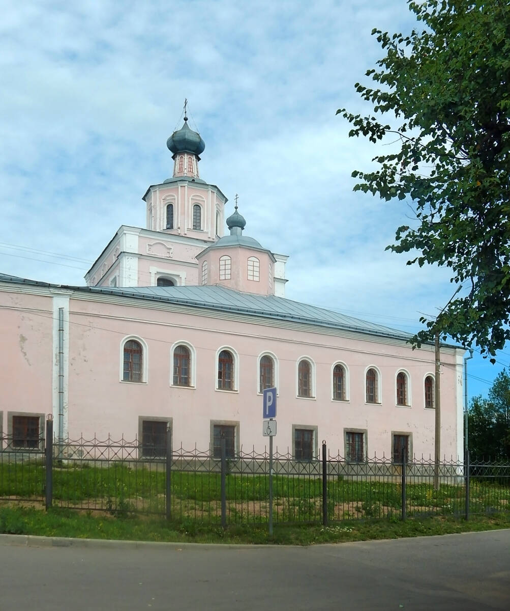 Собор Троицы Живоначальной, Валдай (Валдайский район, Новгородская область). фасады