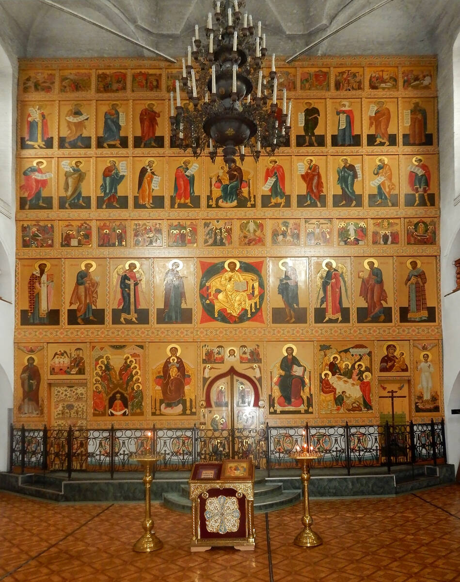 Собор Троицы Живоначальной, Валдай (Валдайский район, Новгородская область). интерьер и убранство
