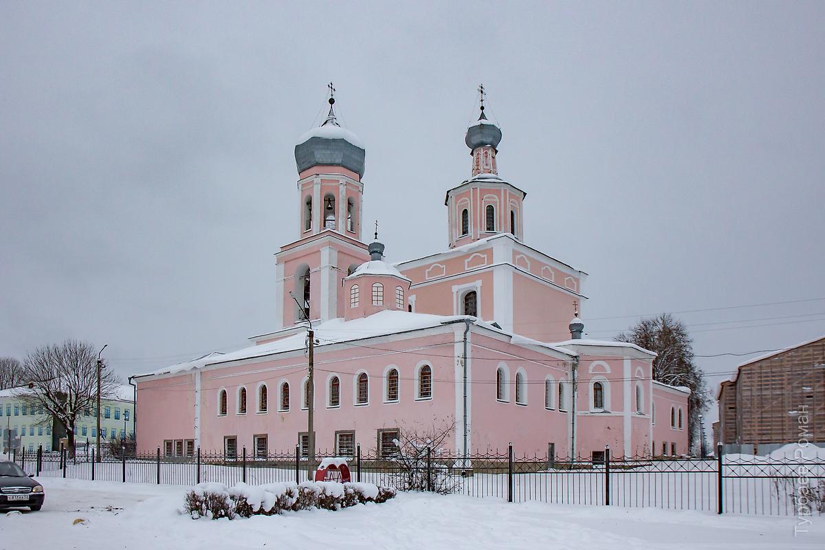 Вид с востока, фасады. Собор Троицы Живоначальной, Валдай (Валдайский район, Новгородская область)