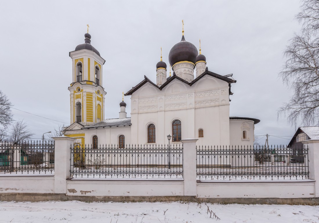 Церковь Николая Чудотворца, Старая Русса (Старорусский район, Новгородская область). фасады