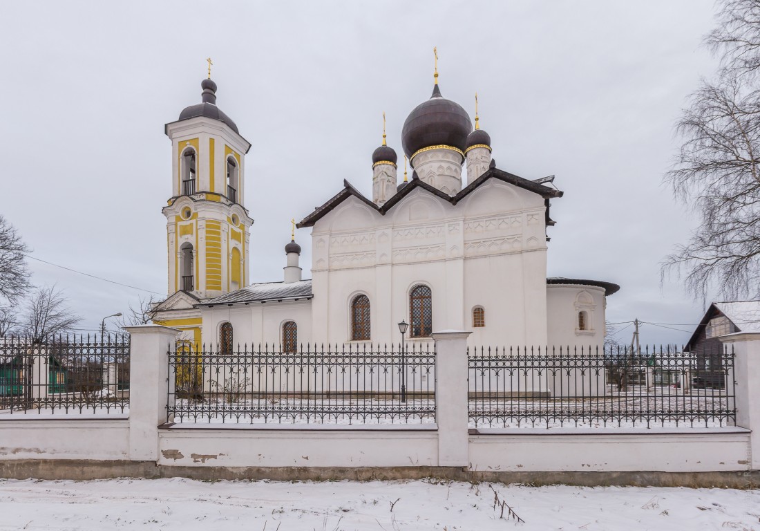 Старая Русса. Церковь Николая Чудотворца. фасады