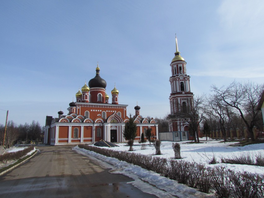 Кафедральный собор Воскресения Христова, Старая Русса (Старорусский район, Новгородская область). фасады