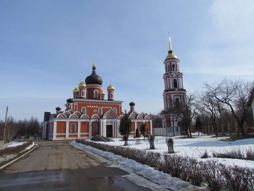 Старая Русса. Кафедральный собор Воскресения Христова. фасады