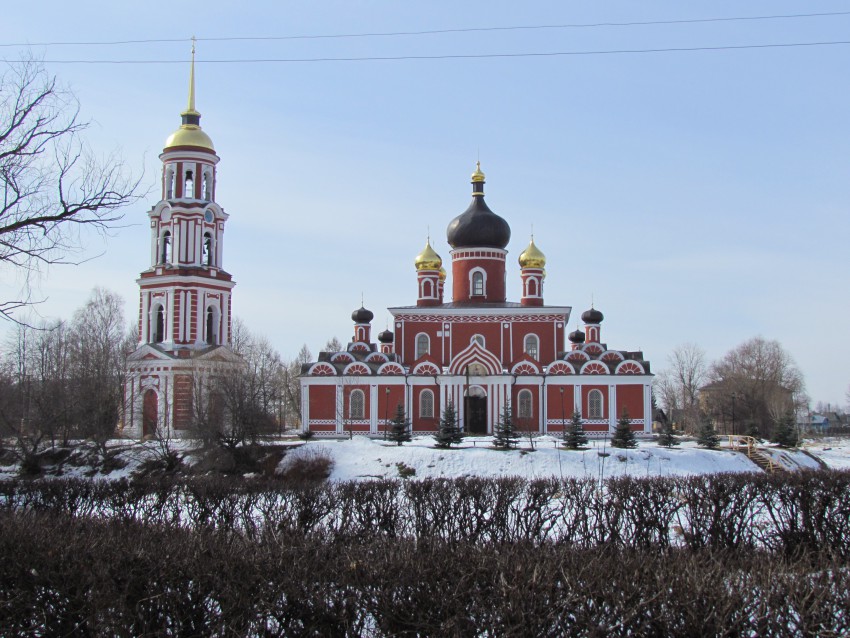 Кафедральный собор Воскресения Христова, Старая Русса (Старорусский район, Новгородская область). фасады
