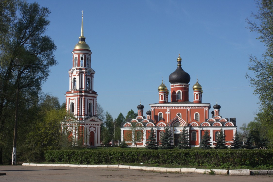 Старая Русса. Кафедральный собор Воскресения Христова. фасады