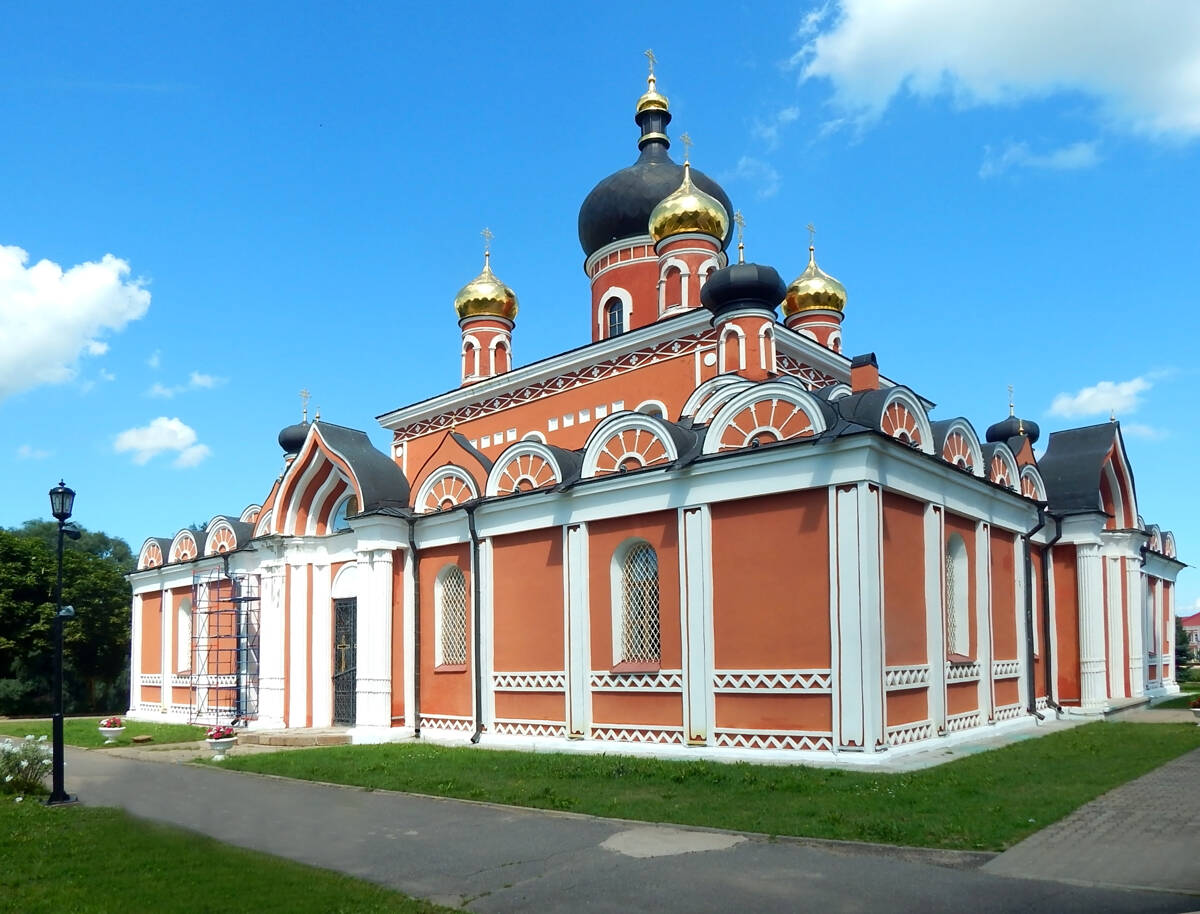 Кафедральный собор Воскресения Христова, Старая Русса (Старорусский район, Новгородская область). фасады