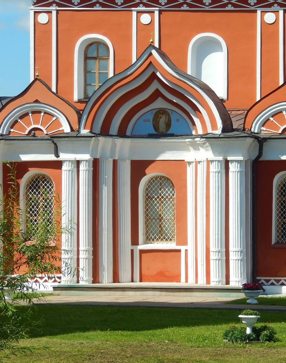 Кафедральный собор Воскресения Христова, Старая Русса (Старорусский район, Новгородская область). архитектурные детали