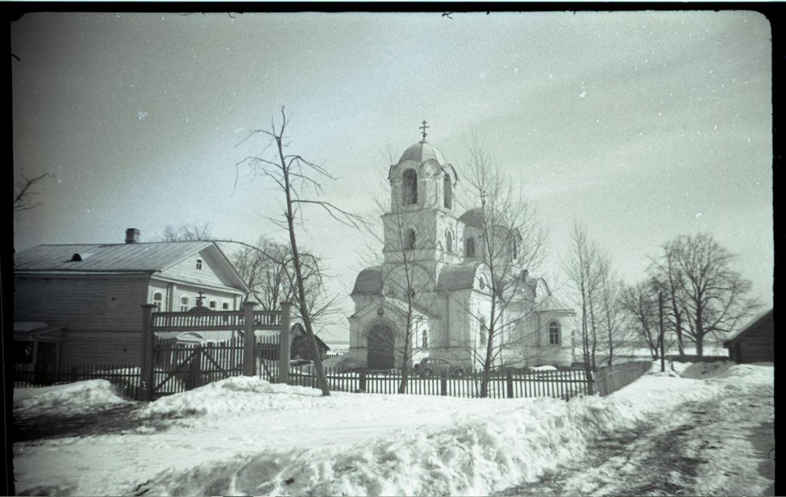 Бронница. Церковь Спаса Преображения. архивная фотография, Фото 1950-1960-ых годов из фондов Новгородского музея-заповедника