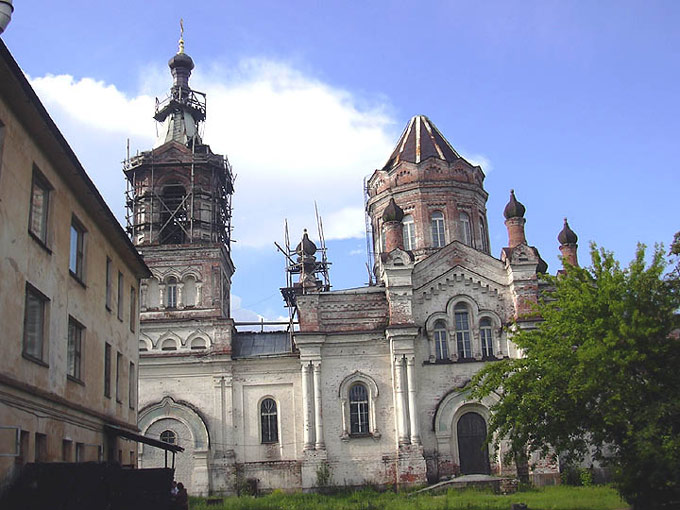 Собор Воскресения Христова, Луга (Лужский район, Ленинградская область). фасады