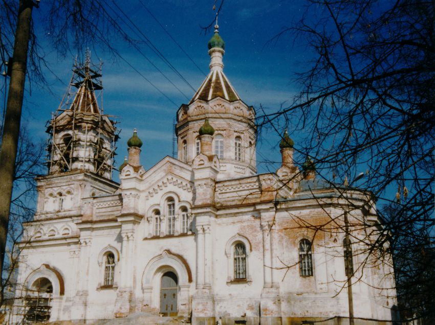 Собор Воскресения Христова, Луга (Лужский район, Ленинградская область). фасады