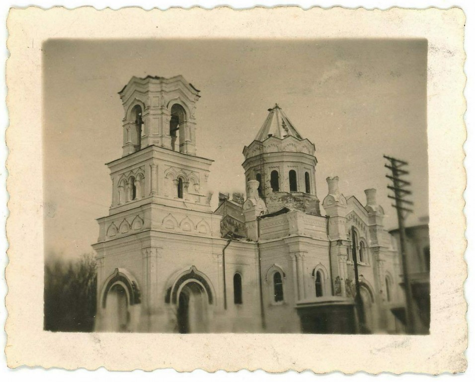 Собор Воскресения Христова, Луга (Лужский район, Ленинградская область). архивная фотография, Вид с юго-западной стороны. Фото 1941 г. с аукциона e-bay.de