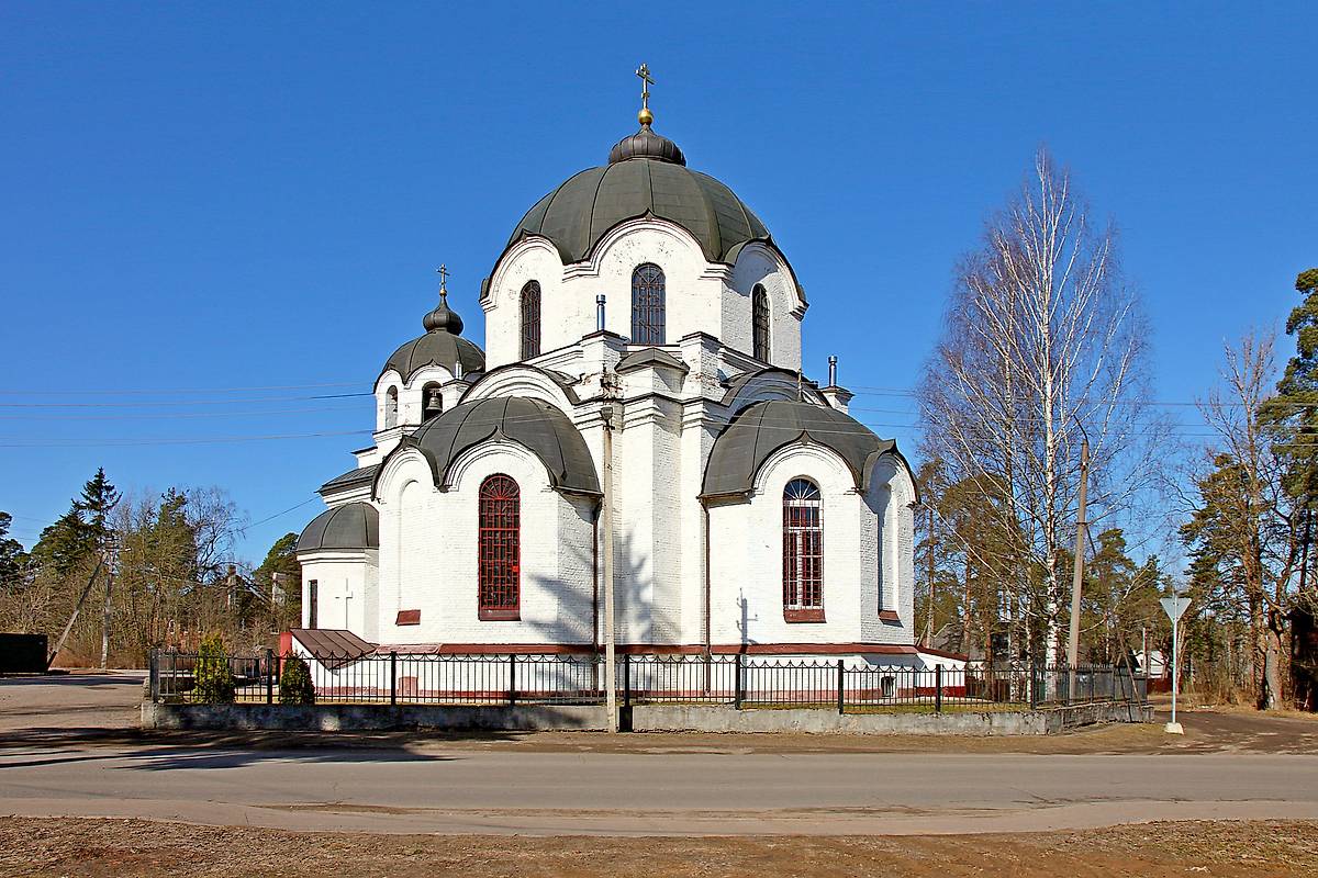 фасады. Кафедральный собор Казанской иконы Божией Матери, Луга (Лужский район, Ленинградская область)