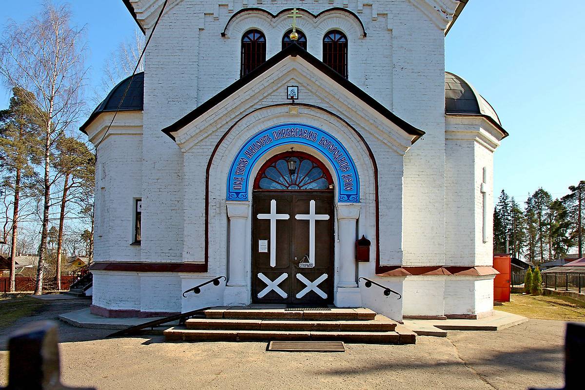 архитектурные детали. Кафедральный собор Казанской иконы Божией Матери, Луга (Лужский район, Ленинградская область)