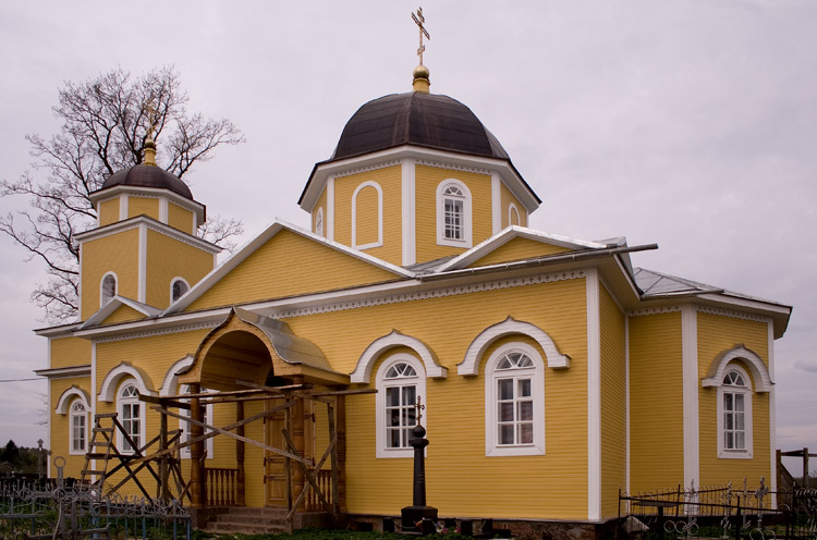 Церковь Успения Пресвятой Богородицы, Городец (Лужский район, Ленинградская область). фасады, Южный фасад