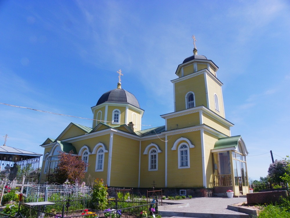 Церковь Успения Пресвятой Богородицы, Городец (Лужский район, Ленинградская область). фасады