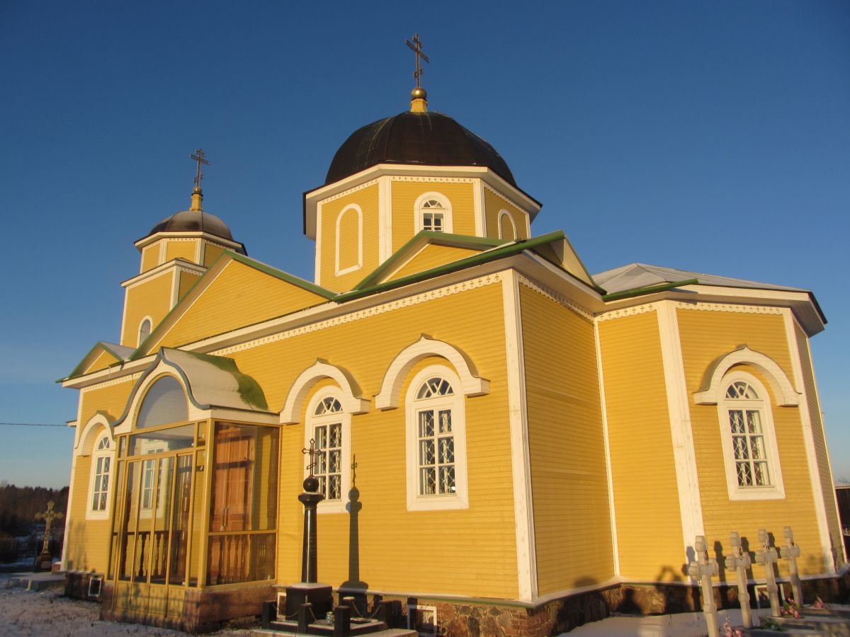 Церковь Успения Пресвятой Богородицы, Городец (Лужский район, Ленинградская область). фасады