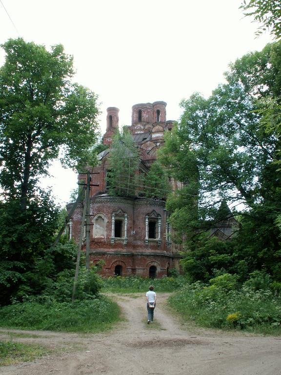 Церковь Тихвинской иконы Божией Матери, Высокое (Новодугинский район, Смоленская область). дополнительная информация, Вид с востока