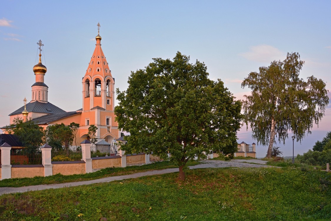 Церковь Рождества Пресвятой Богородицы, Городня (Конаковский район, Тверская область). общий вид в ландшафте, Общий вид с северо-запада