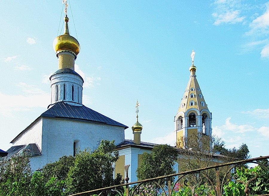 Церковь Рождества Пресвятой Богородицы, Городня (Конаковский район, Тверская область). архитектурные детали, Вид на храм со стороны придела во имя Иоанна Предтечи.