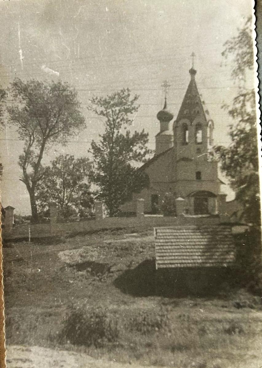 Фото с аукциона. Автор фото неизвестен. Примерно 1930-40-е годы., архивная фотография. Церковь Рождества Пресвятой Богородицы, Городня (Конаковский район, Тверская область)