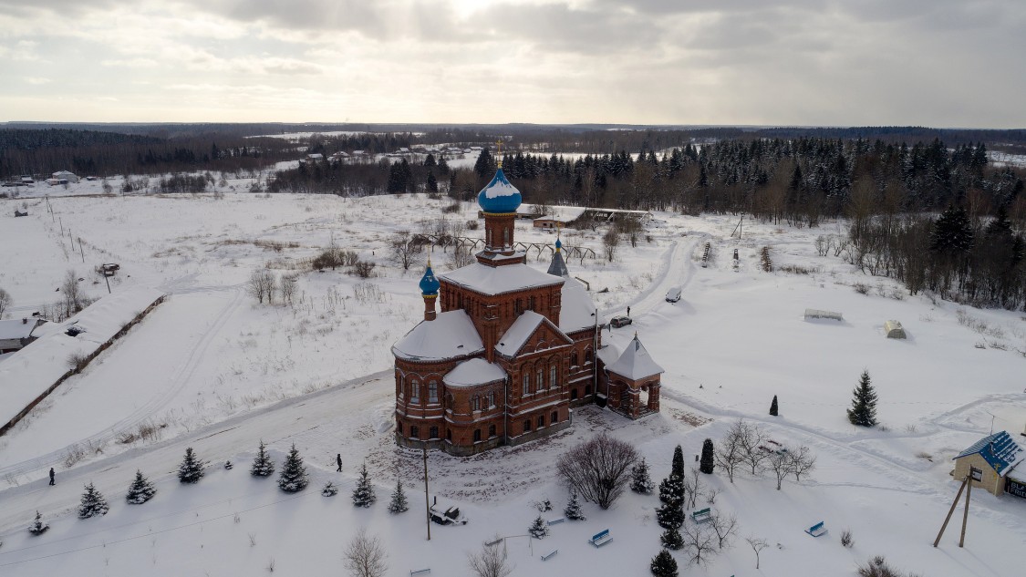 Церковь Николая Чудотворца и Георгия Победоносца, Смогири (Кардымовский район, Смоленская область). общий вид в ландшафте