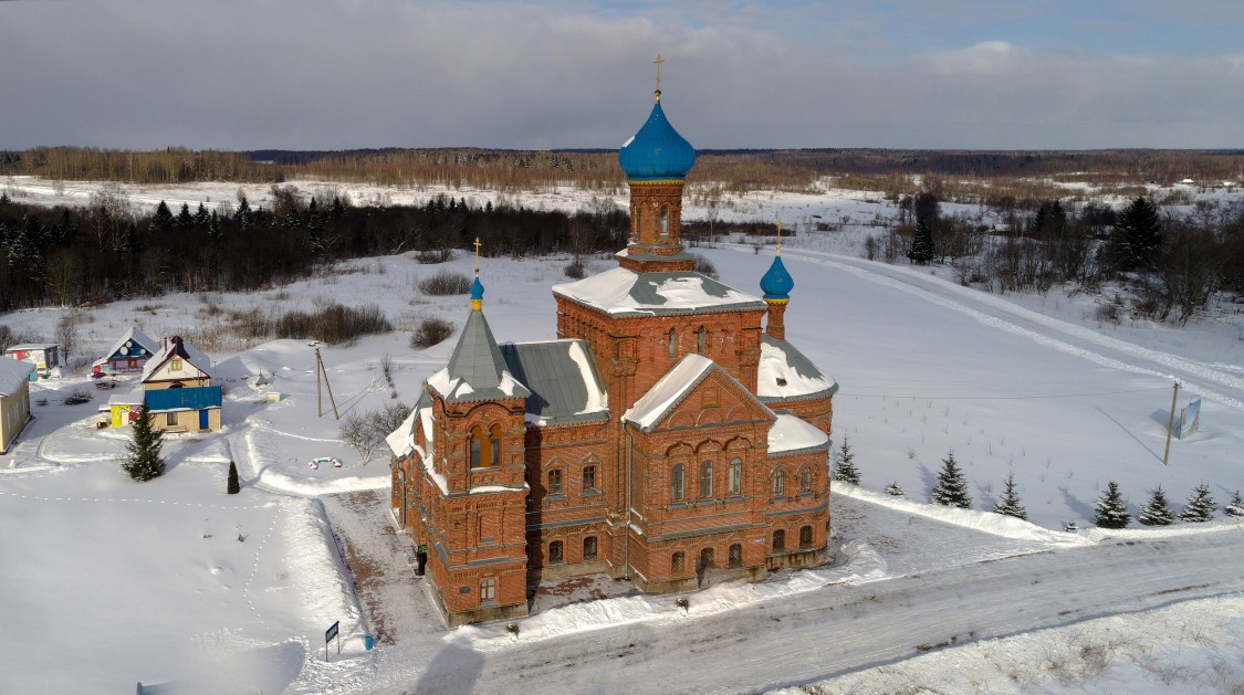 Церковь Николая Чудотворца и Георгия Победоносца, Смогири (Кардымовский район, Смоленская область). общий вид в ландшафте