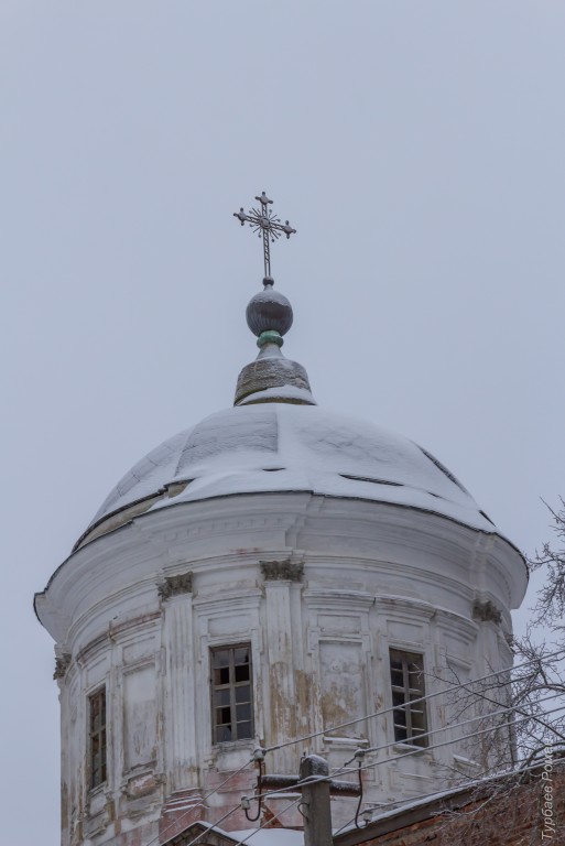 Церковь Михаила Архангела, Алексино (Дорогобужский район, Смоленская область). архитектурные детали, Завершение и барабан