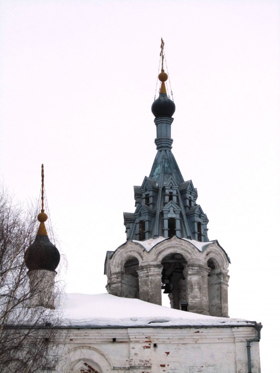 Исады. Церковь Воскресения Словущего (Воскресения Христова). архитектурные детали, колокольня, вид с севера