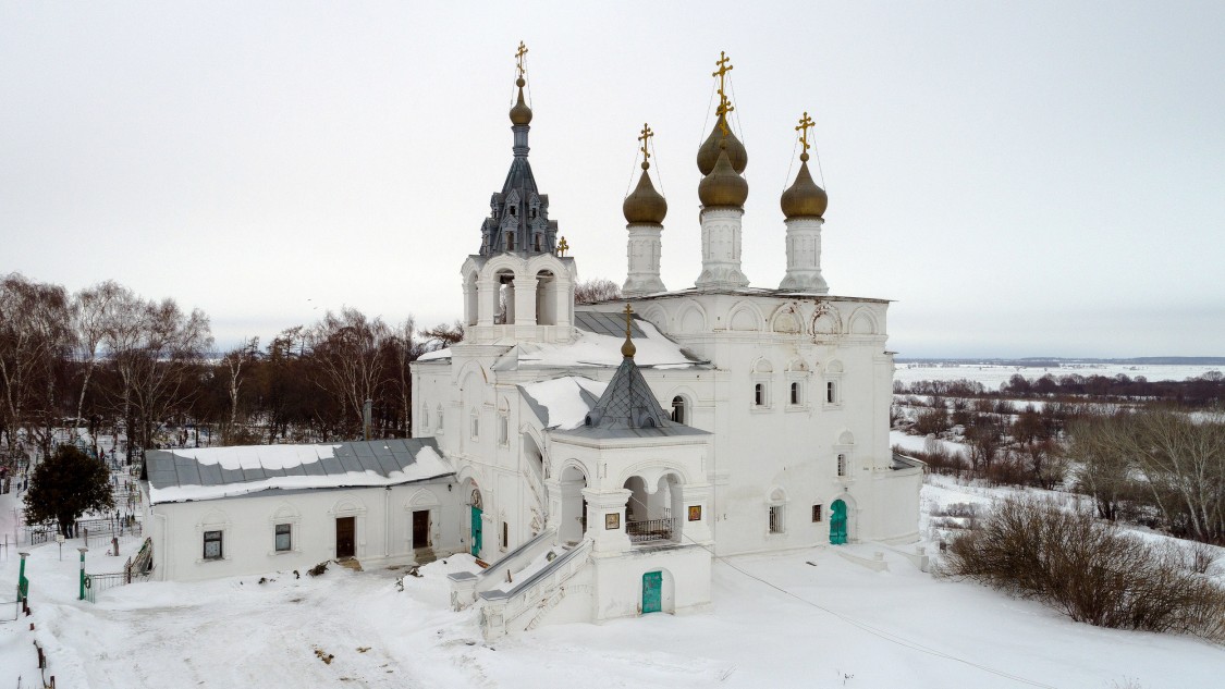 Исады. Церковь Воскресения Словущего (Воскресения Христова). фасады