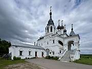 Исады. Воскресения Словущего (Воскресения Христова), церковь