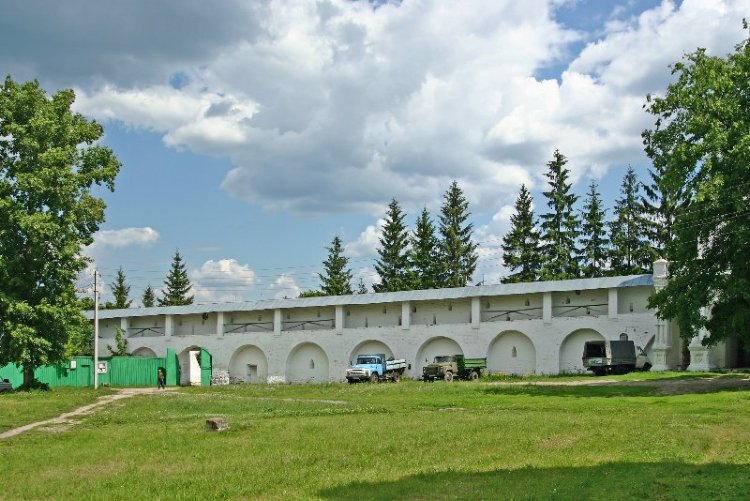 Рождество-Богородицкий монастырь, Солотча (Рязань, город, Рязанская область). дополнительная информация, Монастырская стена