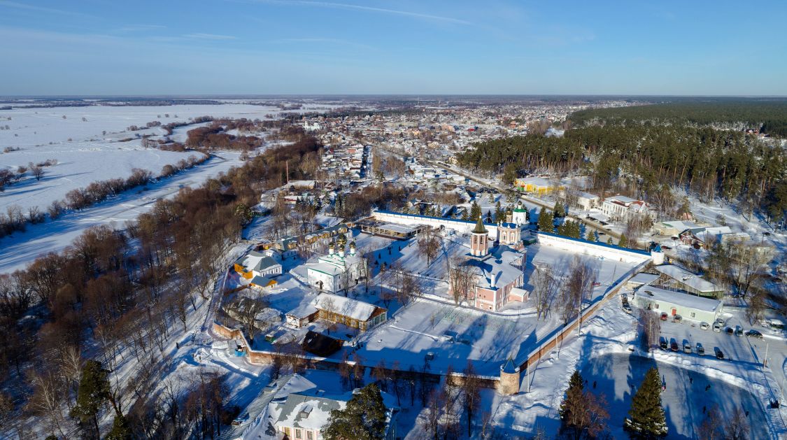 Солотча. Рождество-Богородицкий монастырь. общий вид в ландшафте