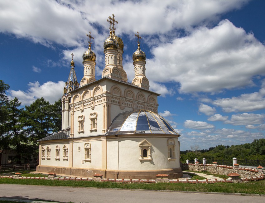 Рязань. Церковь Спаса Преображения на Яру. общий вид в ландшафте