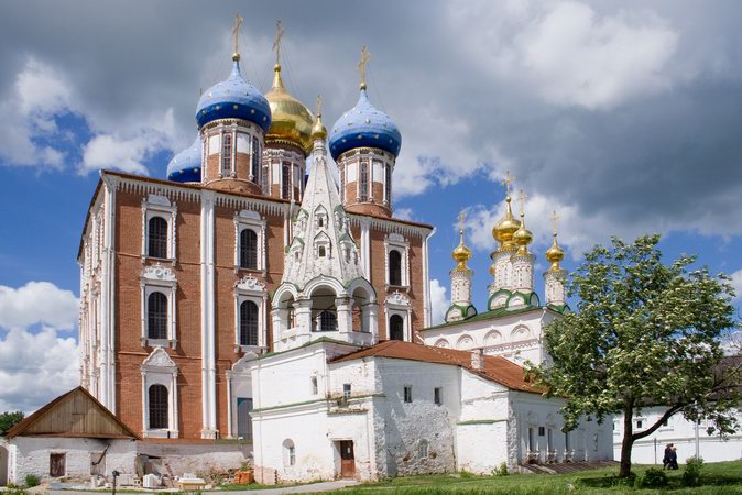 Рязань. Спасо–Преображенский монастырь. Церковь Богоявления Господня. фасады