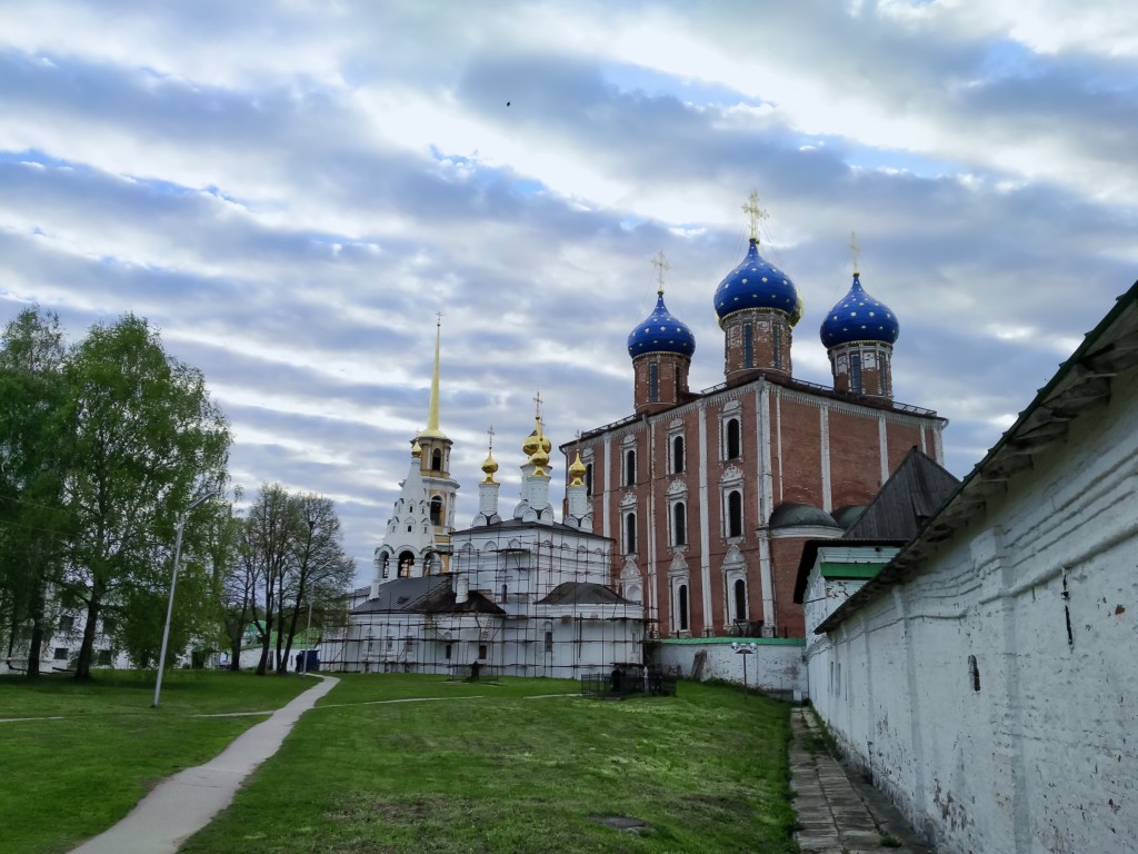 Рязань. Спасо–Преображенский монастырь. Церковь Богоявления Господня. документальные фотографии