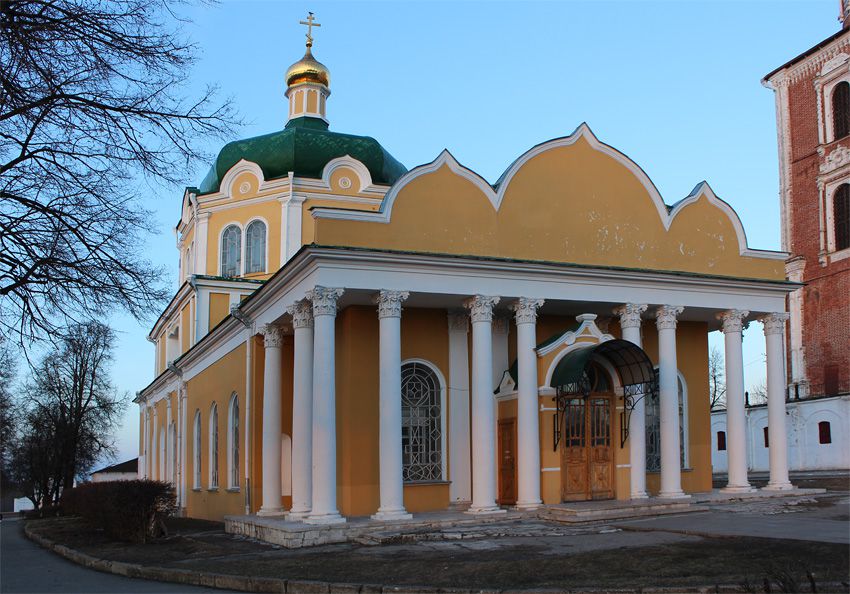 Рязань. Кафедральный собор Рождества Христова. общий вид в ландшафте