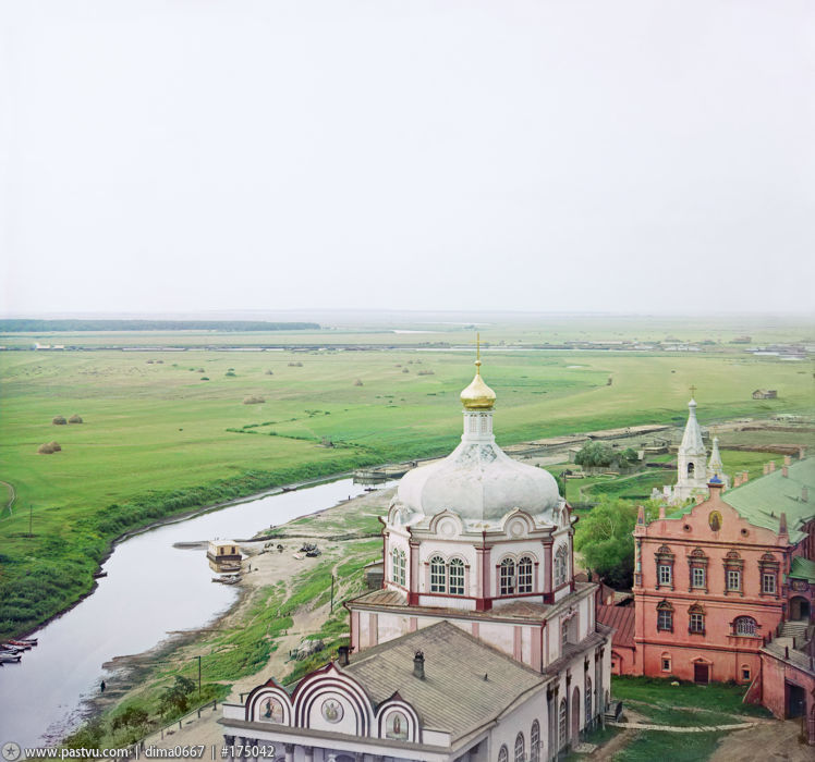 Рязань. Кафедральный собор Рождества Христова. архивная фотография, Фото с сайта pastvu.ru Фото С.М.Прокудина-Горского Фото 1912 г. Собор  в центре, правее Архиерейский дом за ним церковь Сошествия Святого Духа.