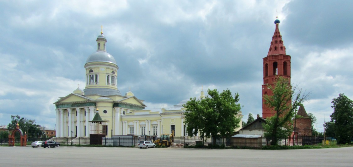 Епифань. Собор Николая Чудотворца. общий вид в ландшафте, северный фасад