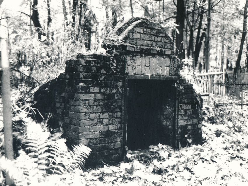 Кафедральный собор Всех Святых, Тула (Тула, город, Тульская область). дополнительная информация, склеп на кладбище