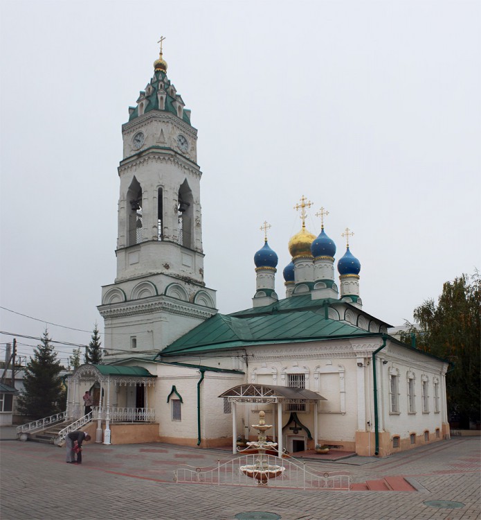 Тула. Церковь Благовещения Пресвятой Богородицы. общий вид в ландшафте