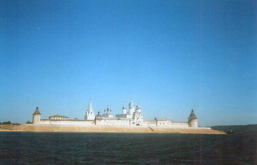 Троицкий Макариев Желтоводский монастырь, Макарьево (Лысковский район, Нижегородская область). общий вид в ландшафте, 		      