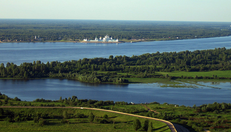 Троицкий Макариев Желтоводский монастырь, Макарьево (Лысковский район, Нижегородская область). общий вид в ландшафте, С высоты птичьего полёта.