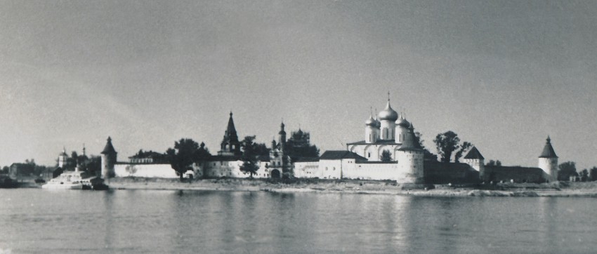 Макарьево. Троицкий Макариев Желтоводский монастырь. общий вид в ландшафте