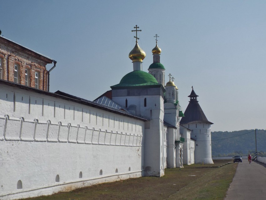 Макарьево. Троицкий Макариев Желтоводский монастырь. фасады