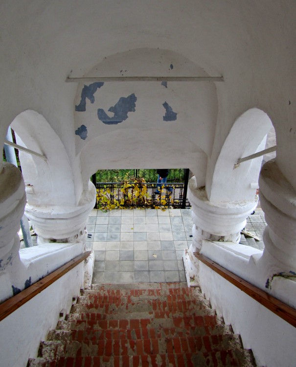 Троицкий Макариев Желтоводский монастырь, Макарьево (Лысковский район, Нижегородская область). архитектурные детали, лестница на южную галерею