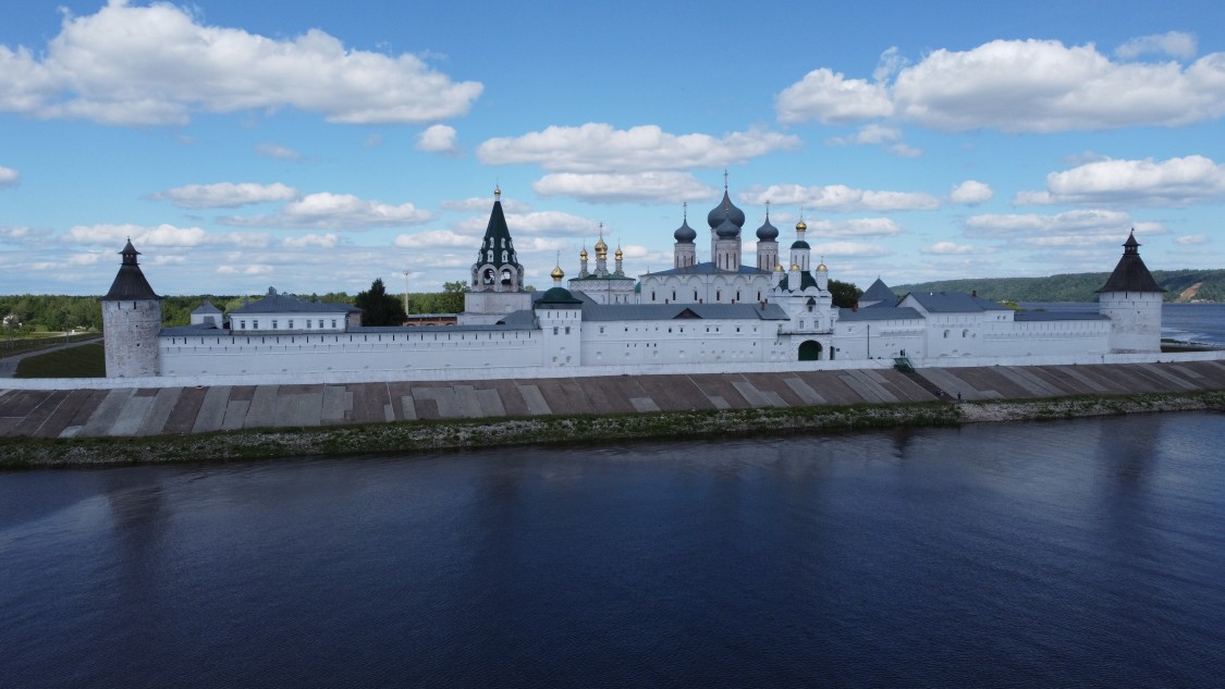 Троицкий Макариев Желтоводский монастырь, Макарьево (Лысковский район, Нижегородская область). фасады