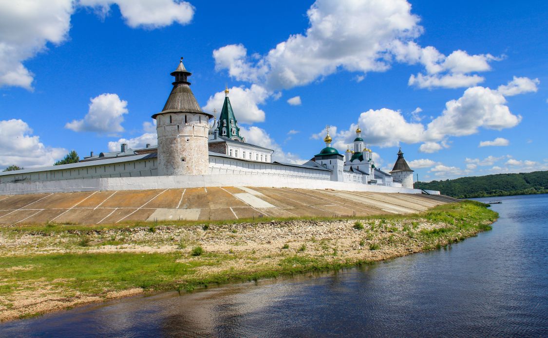 Троицкий Макариев Желтоводский монастырь, Макарьево (Лысковский район, Нижегородская область). фасады