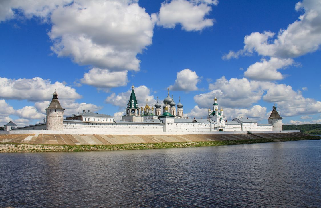 Макарьево. Троицкий Макариев Желтоводский монастырь. фасады