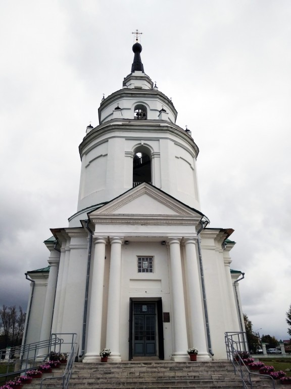 Церковь Успения Пресвятой Богородицы, Большое Болдино (Большеболдинский район, Нижегородская область). фасады, Западный фасад храма с главными вратами 
